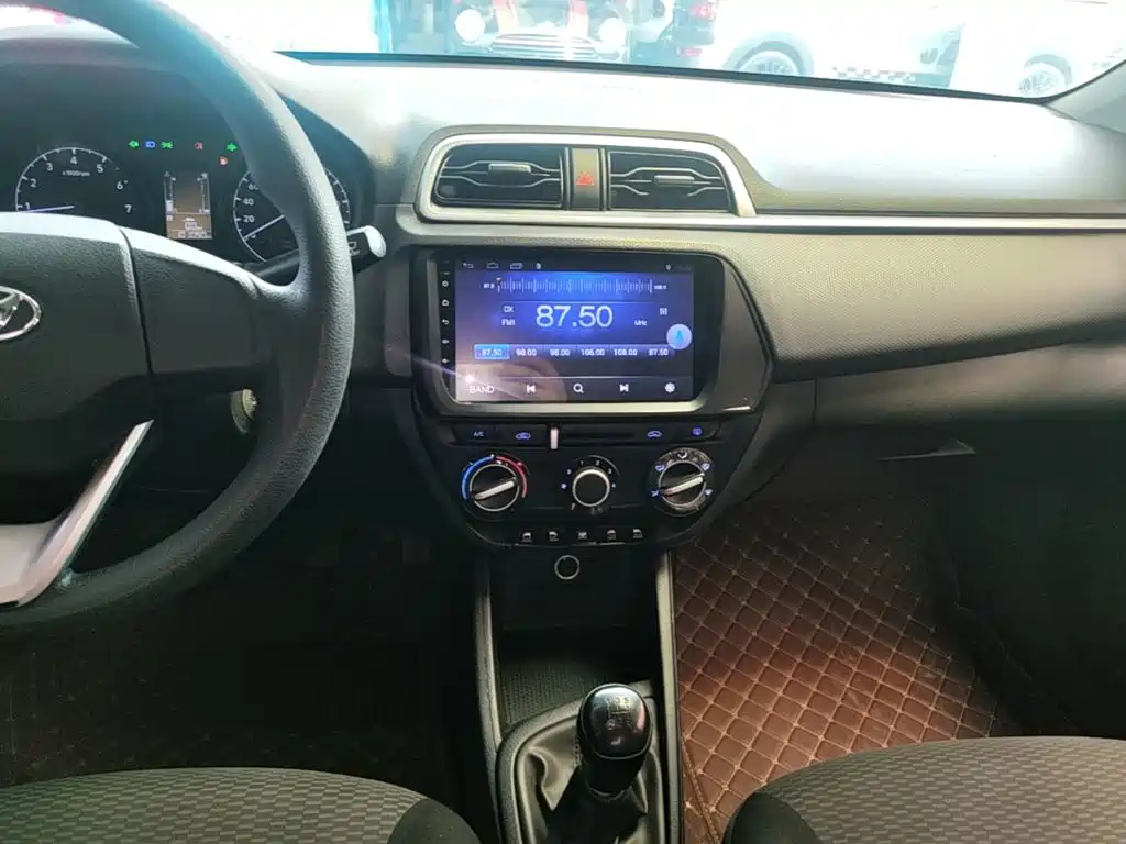 Hyundai Verna - фото 13