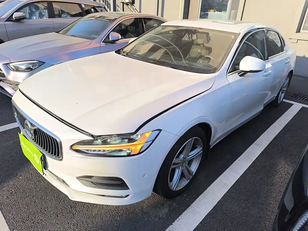 Volvo S90 2018 T4