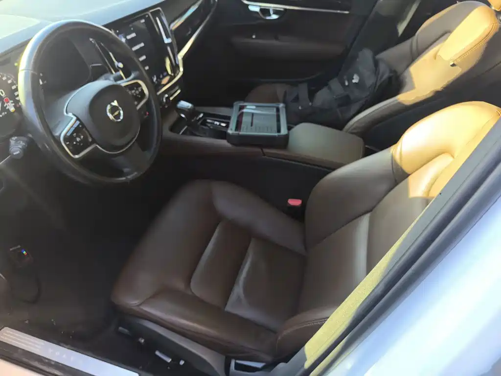 Volvo S90 2018 T4