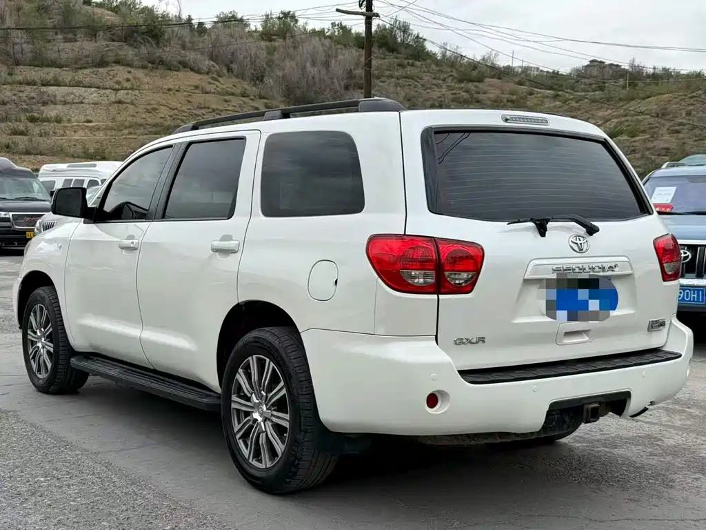 Toyota Sequoia 2015 5.7L