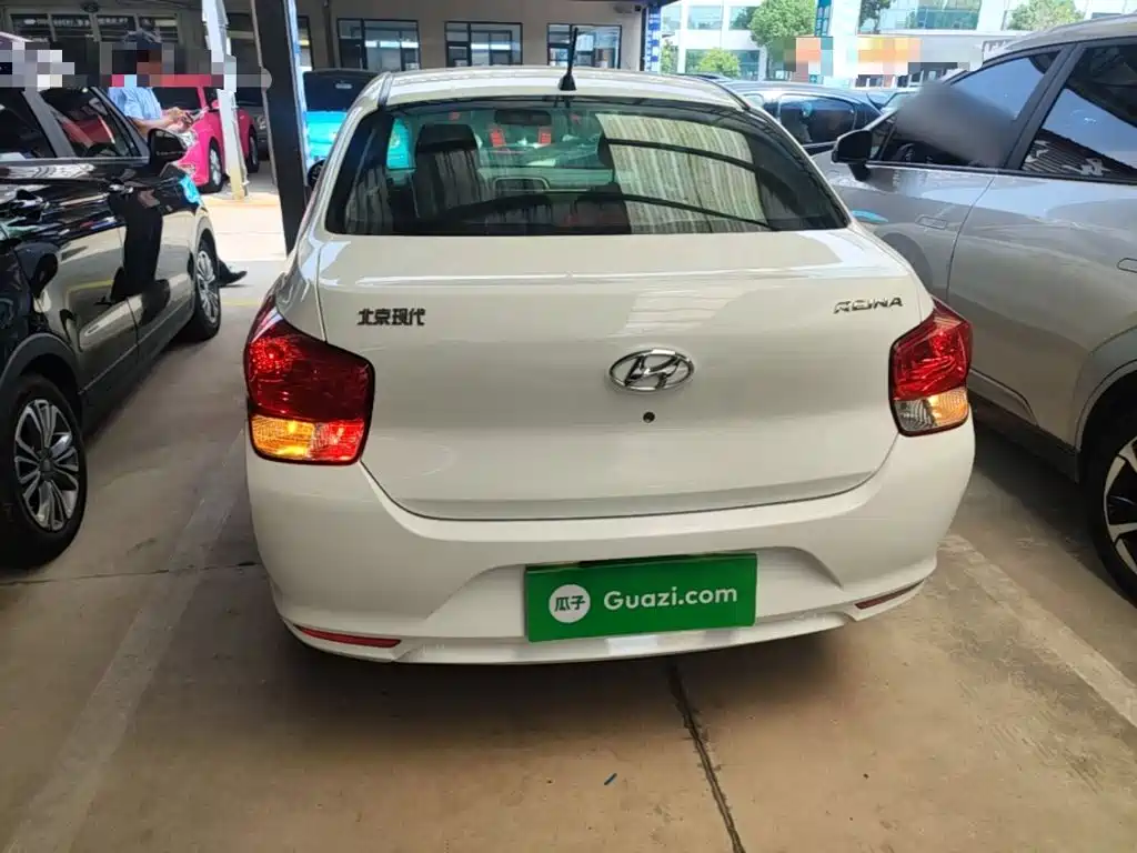 Hyundai Verna - фото 6