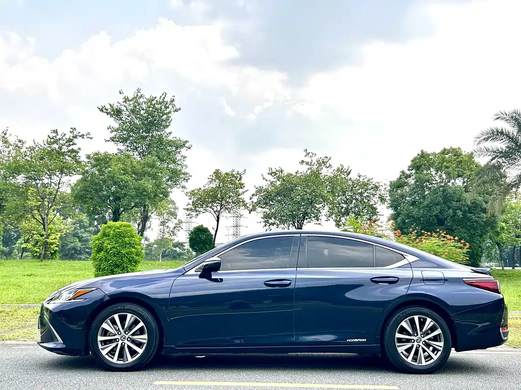 Lexus ES — миниатюра 5