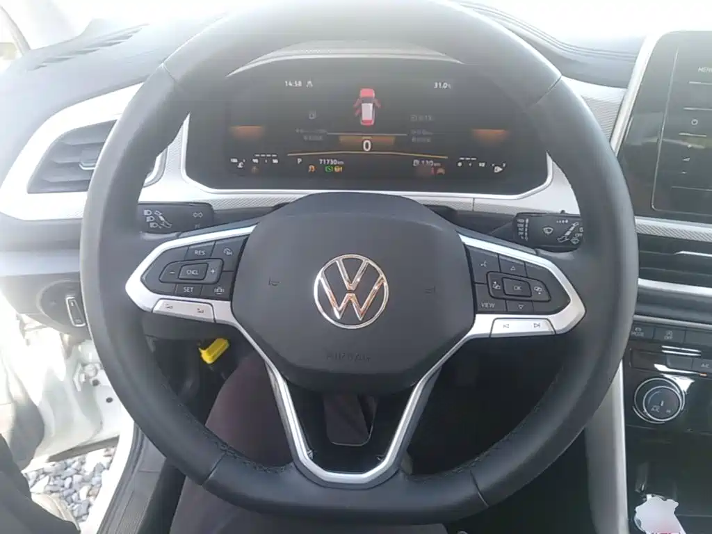 Volkswagen T-Roc — миниатюра 11