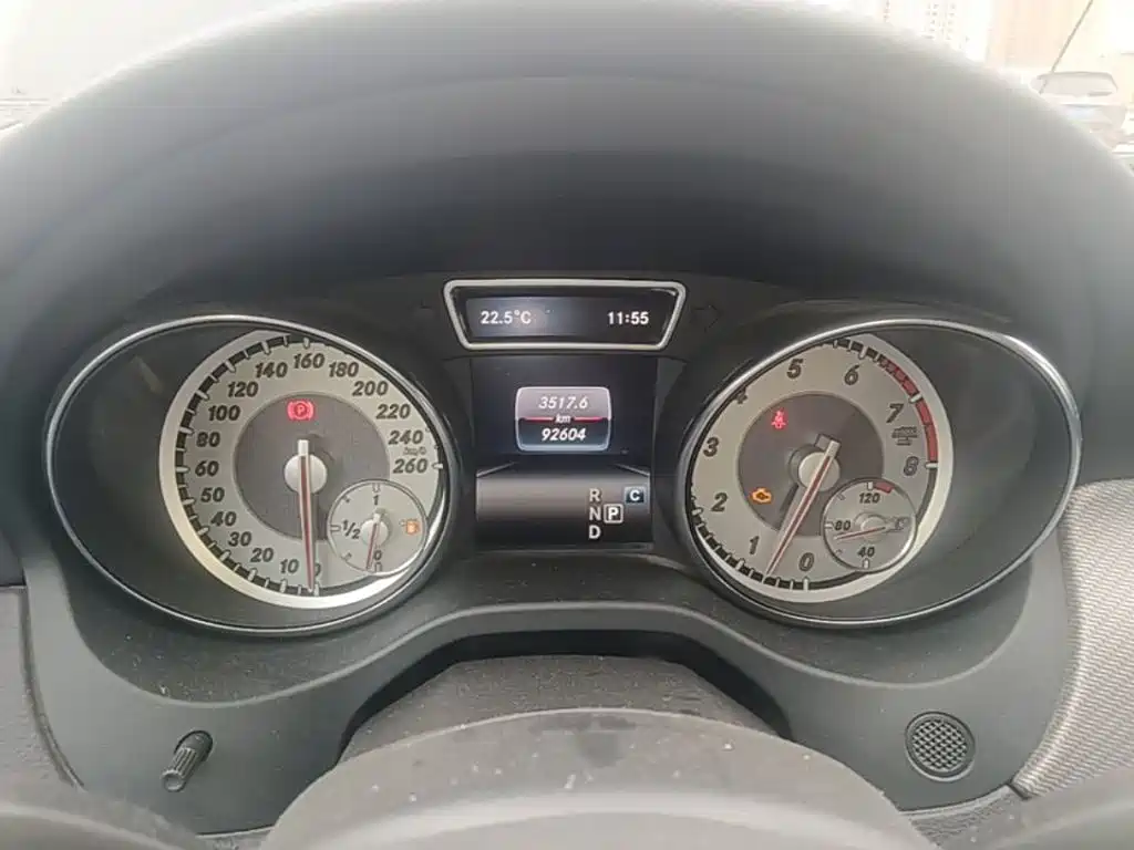 Mercedes-Benz GLA — миниатюра 12