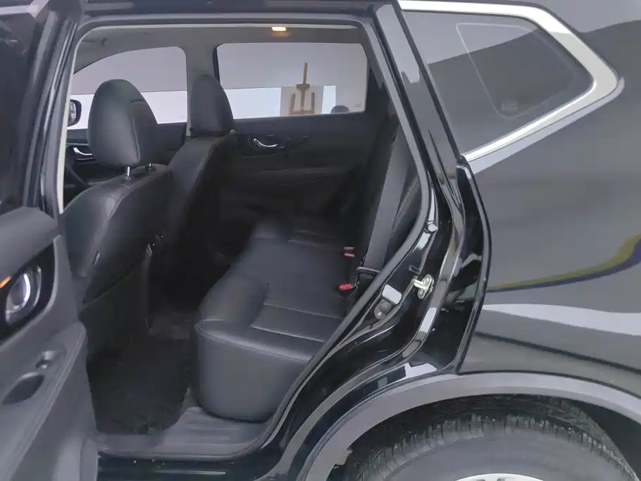 Nissan X-Trail — миниатюра 11