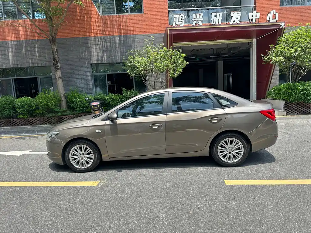 Buick Excelle — миниатюра 9