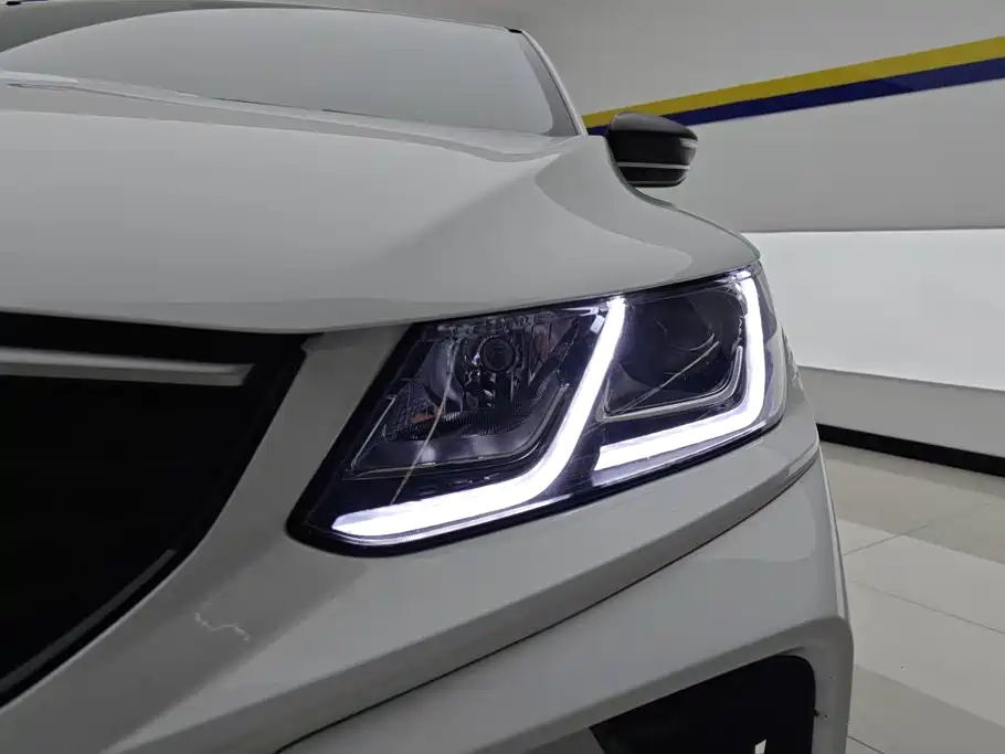 Geely Binyue — миниатюра 5