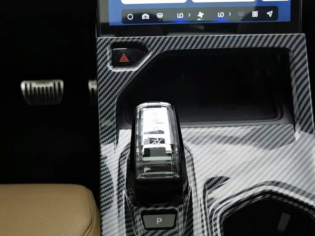 Geely Boyue L — миниатюра 13