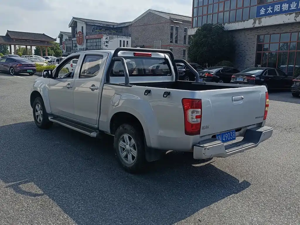 Isuzu RE-MAX Ruimai — миниатюра 8