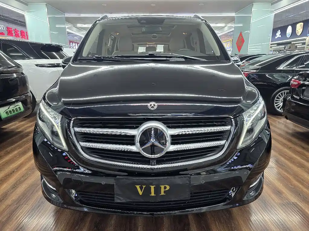 Mercedes-Benz V-Class — миниатюра 2