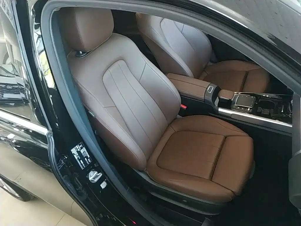 Mercedes-Benz GLB — миниатюра 25