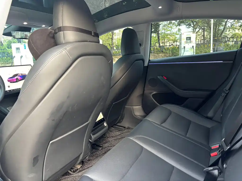 Tesla Model 3 — миниатюра 6