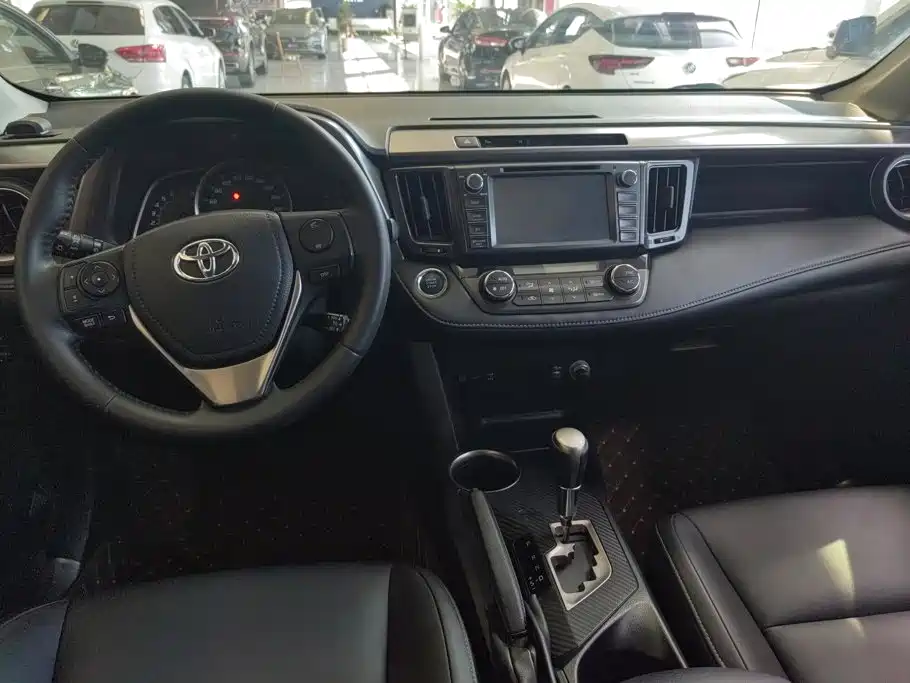 Toyota RAV4 — миниатюра 12
