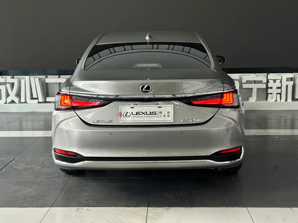 Lexus ES — миниатюра 5