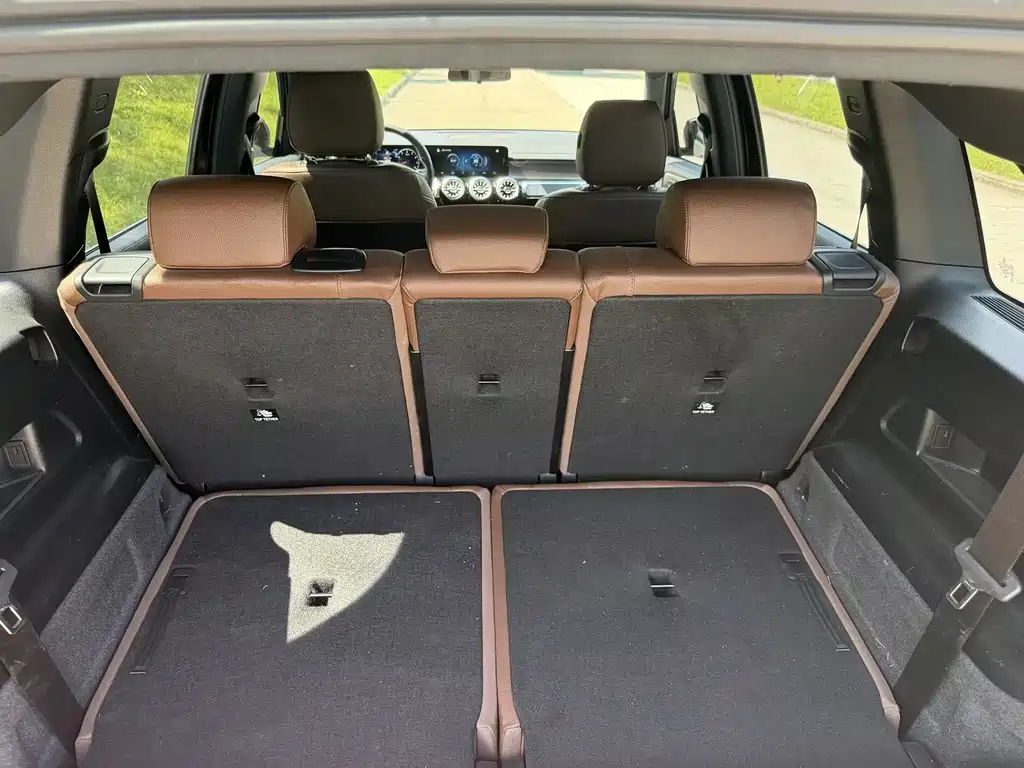 Mercedes-Benz GLB — миниатюра 13