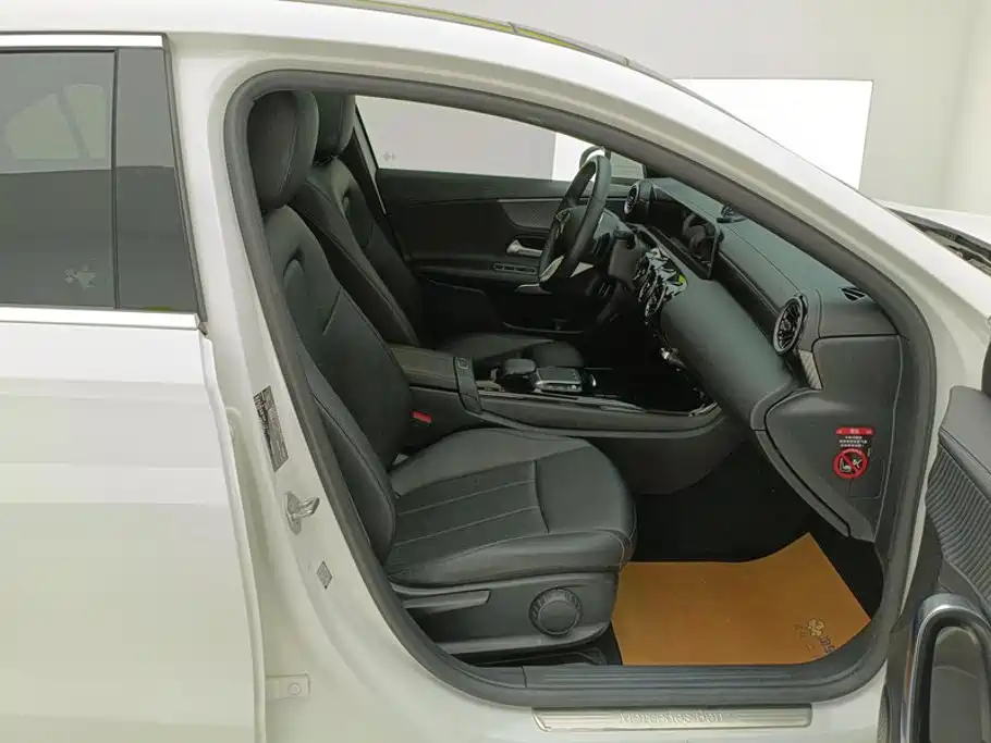 Mercedes-Benz A-Class — миниатюра 8
