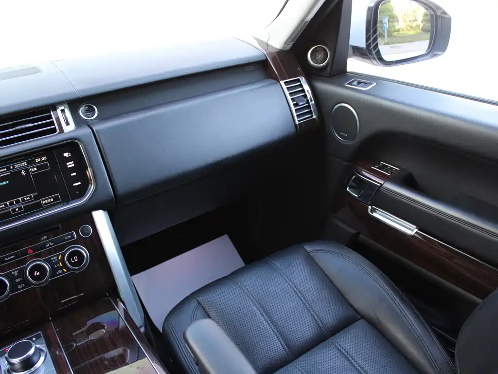 Land Rover Range Rover — миниатюра 20