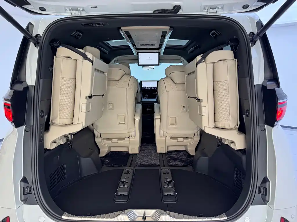 Toyota Vellfire — миниатюра 11