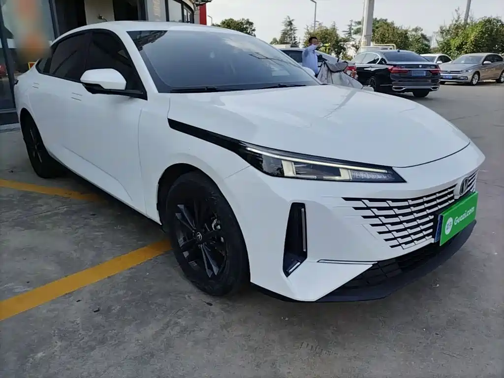 Changan Yida — миниатюра 4