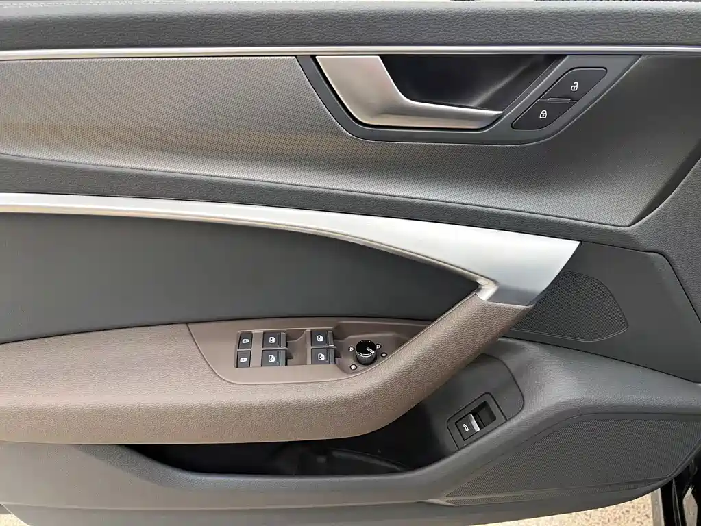 Audi A7L — миниатюра 13