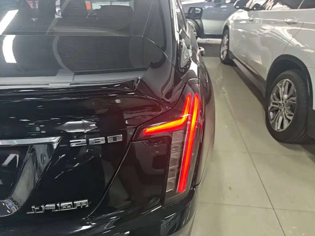 Cadillac CT5 — миниатюра 8