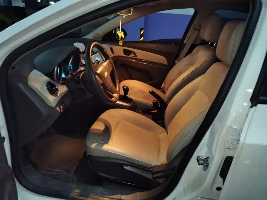 Chevrolet Cruze — миниатюра 8