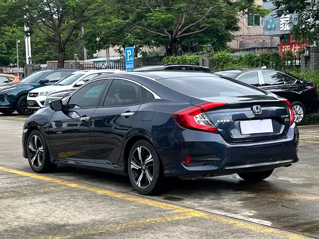 Honda Civic — миниатюра 10
