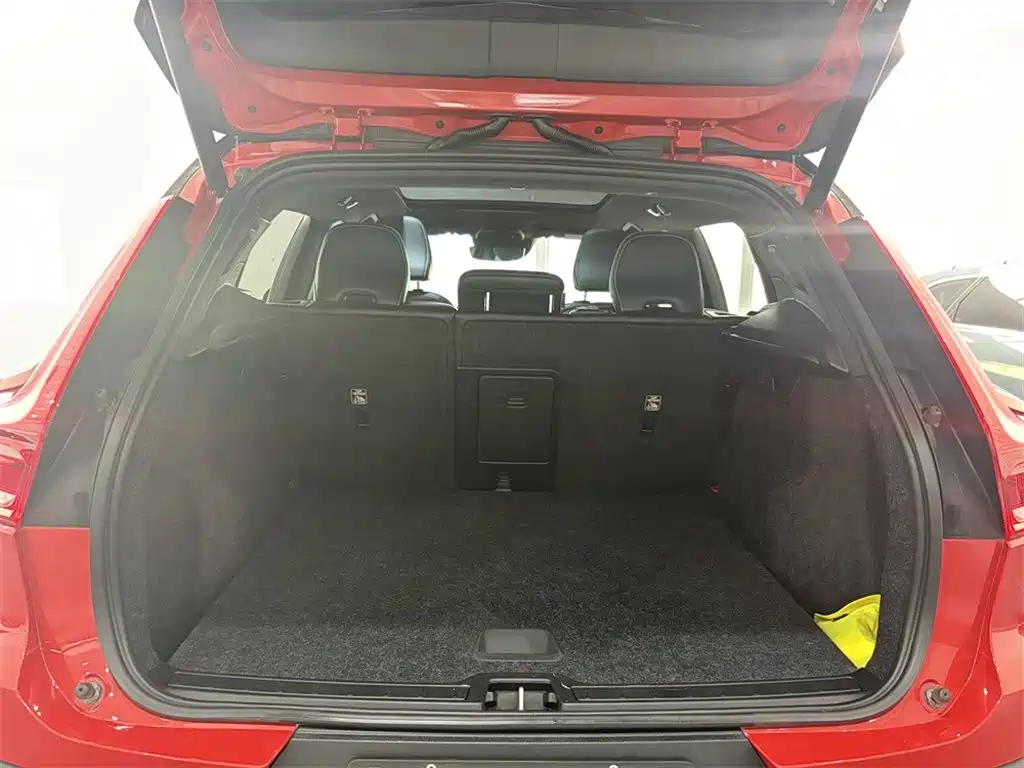 Volvo XC40 — миниатюра 9