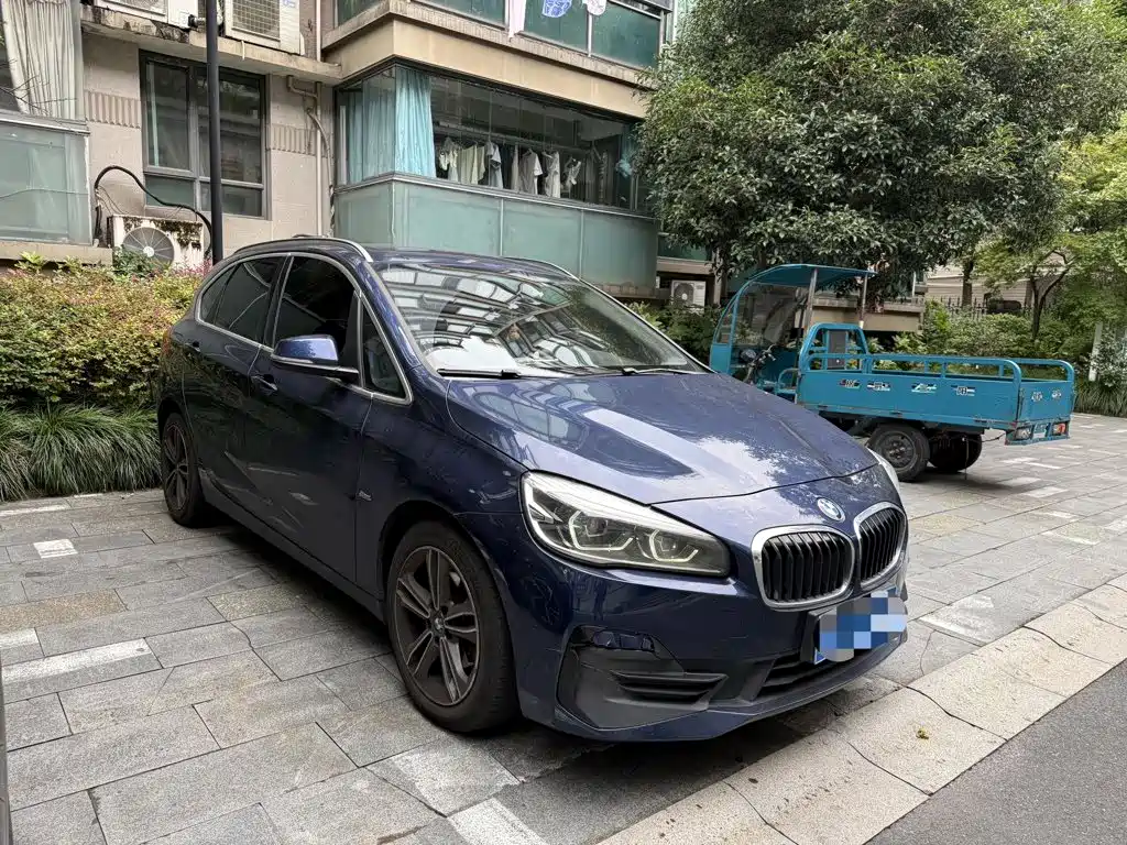 BMW 2 Series Active Tourer — миниатюра 3
