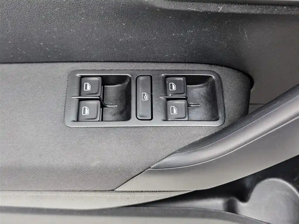 Volkswagen Polo 2014 1.4L AT Comfort