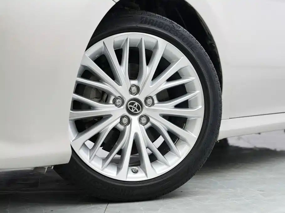 Toyota Camry — миниатюра 2