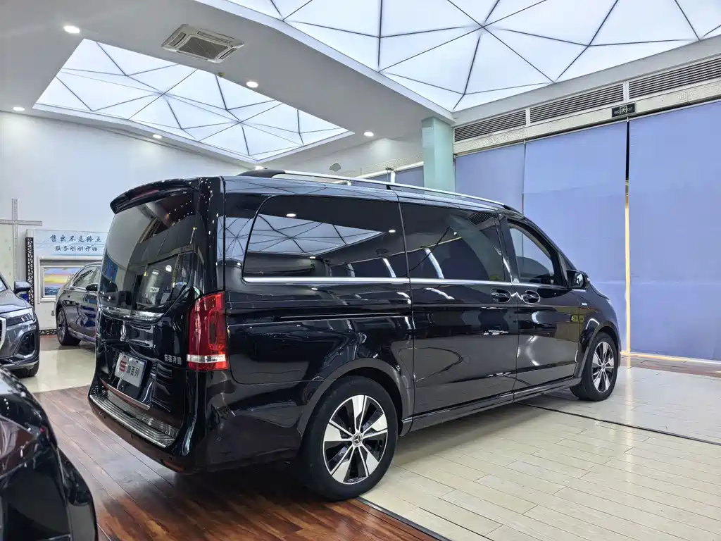 Mercedes-Benz V-Class — миниатюра 16