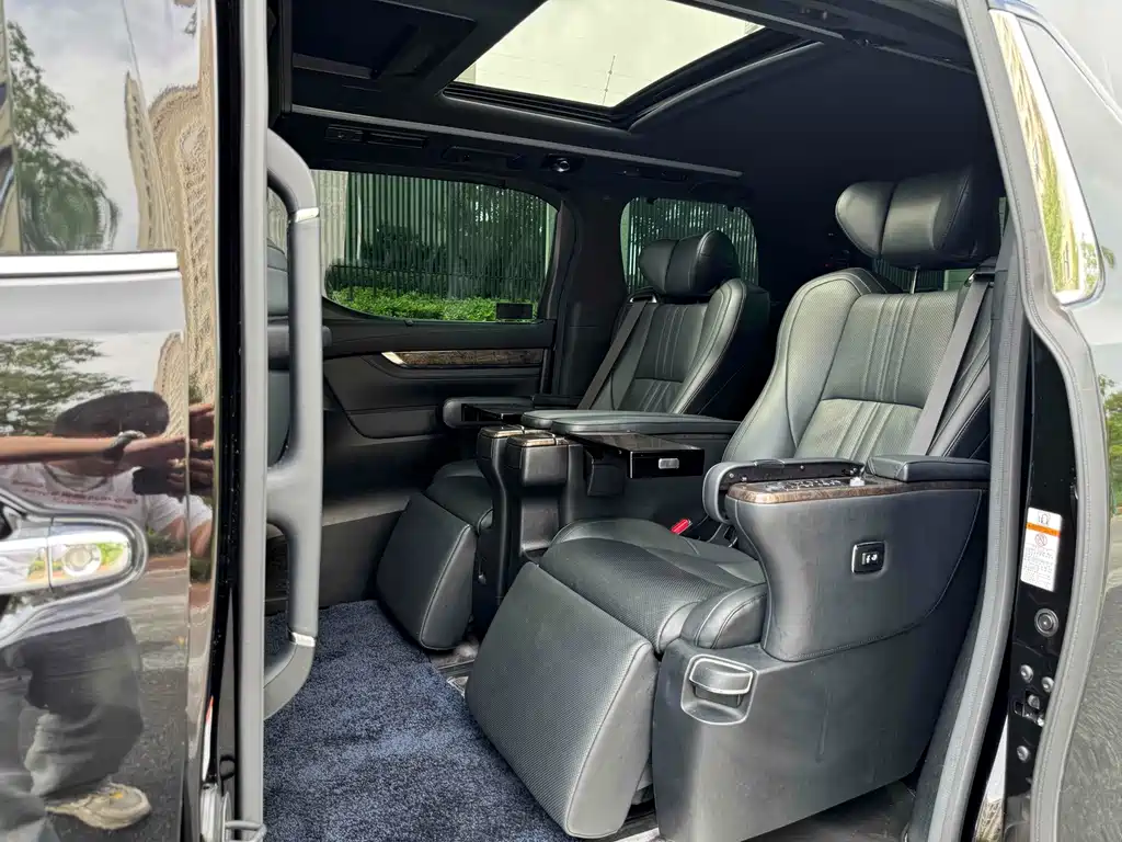 Toyota Vellfire — миниатюра 11