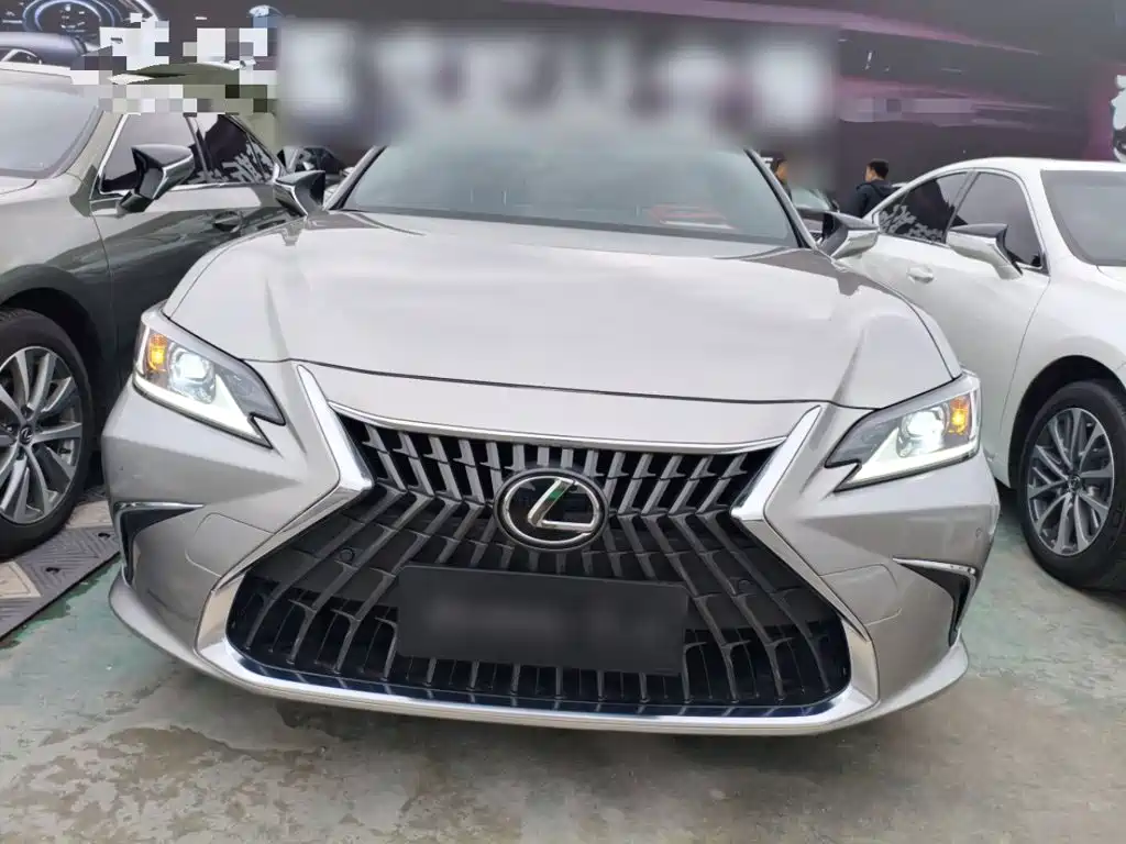 Lexus ES 2022 300h