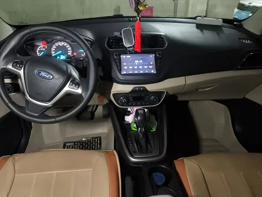 Ford Escort — миниатюра 12
