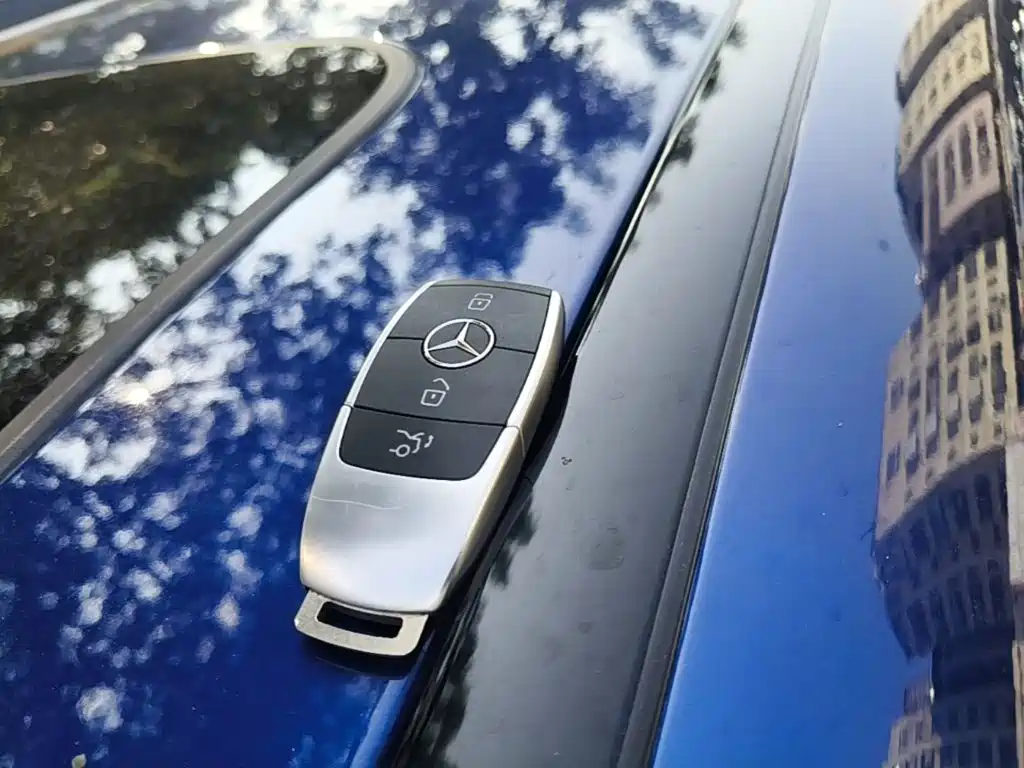 Mercedes-Benz EQC — миниатюра 9