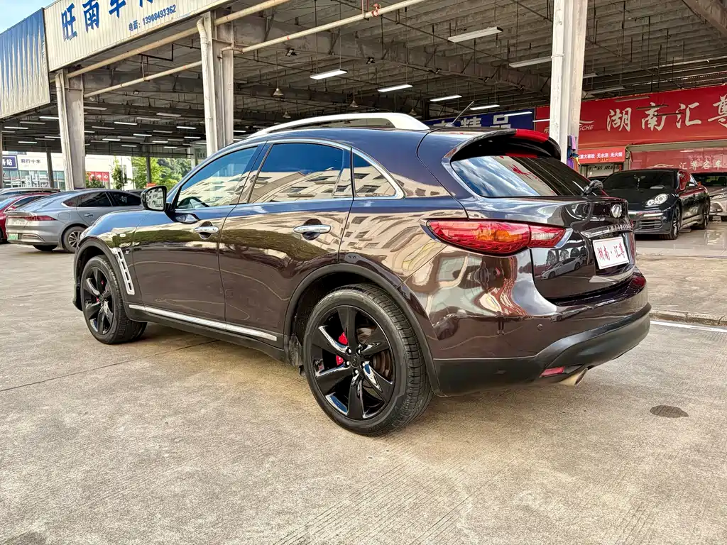 Infiniti QX70 — миниатюра 18