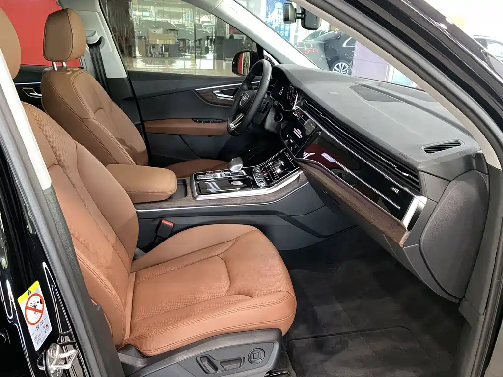 Audi Q7 — миниатюра 10