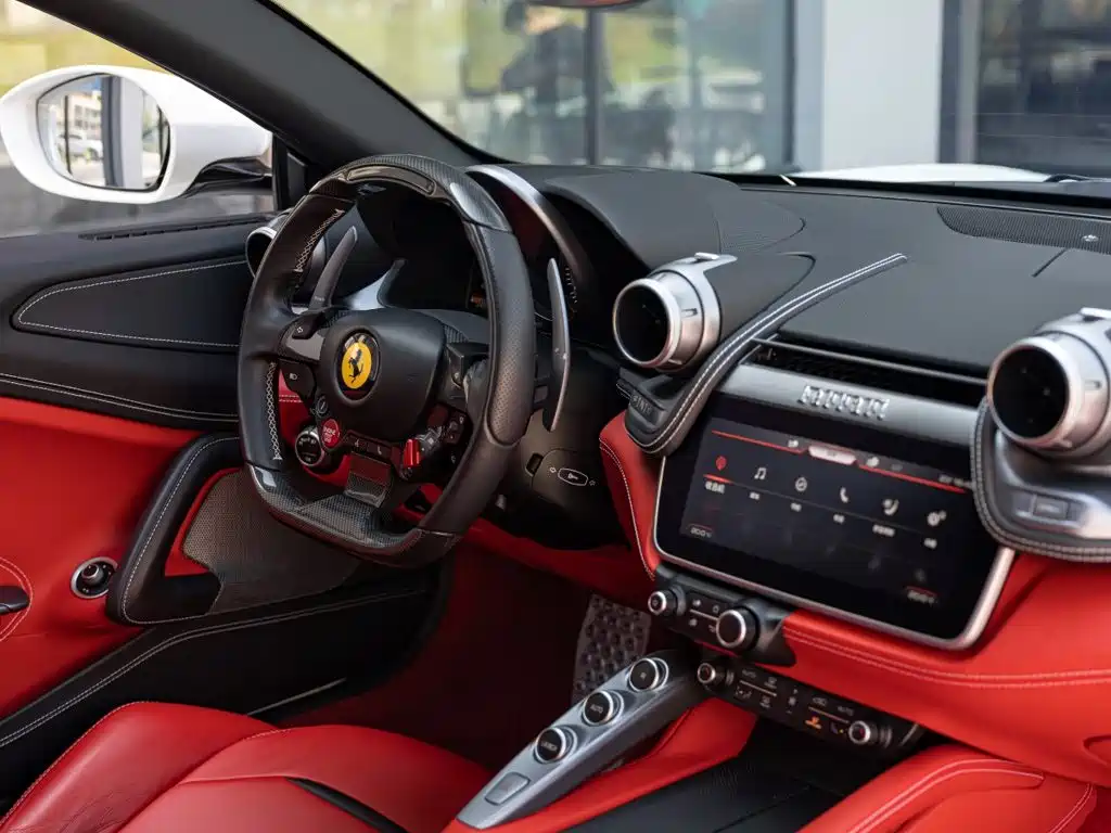 Ferrari GTC4Lusso — миниатюра 10