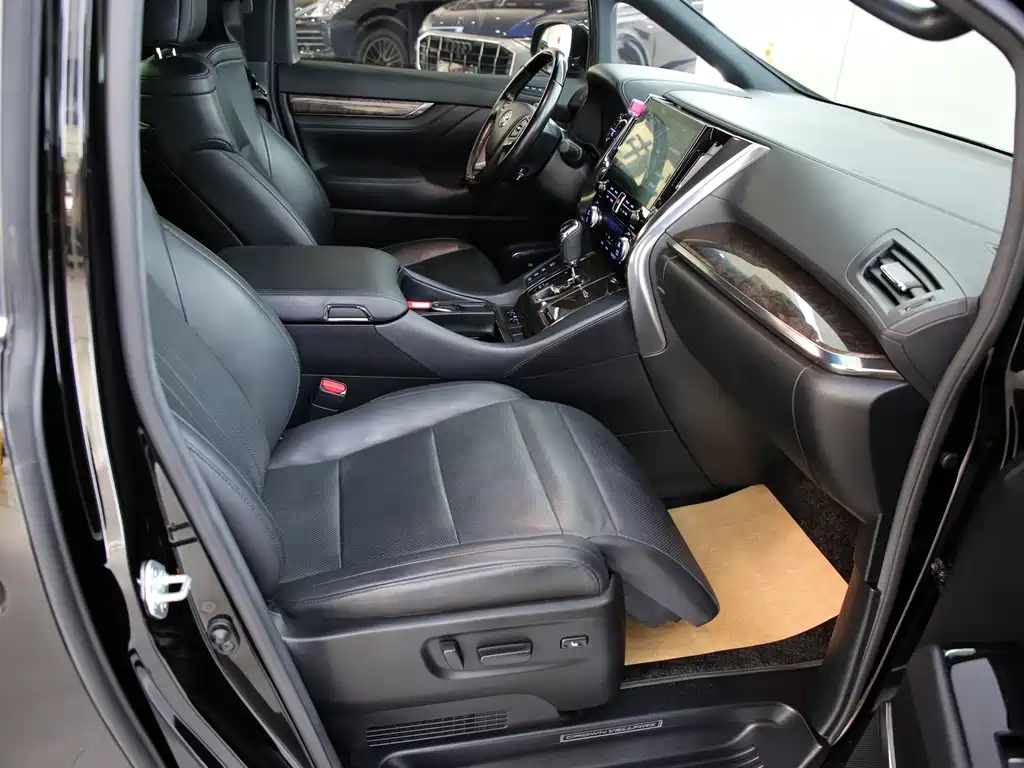 Toyota Vellfire 2021 2.5L HV