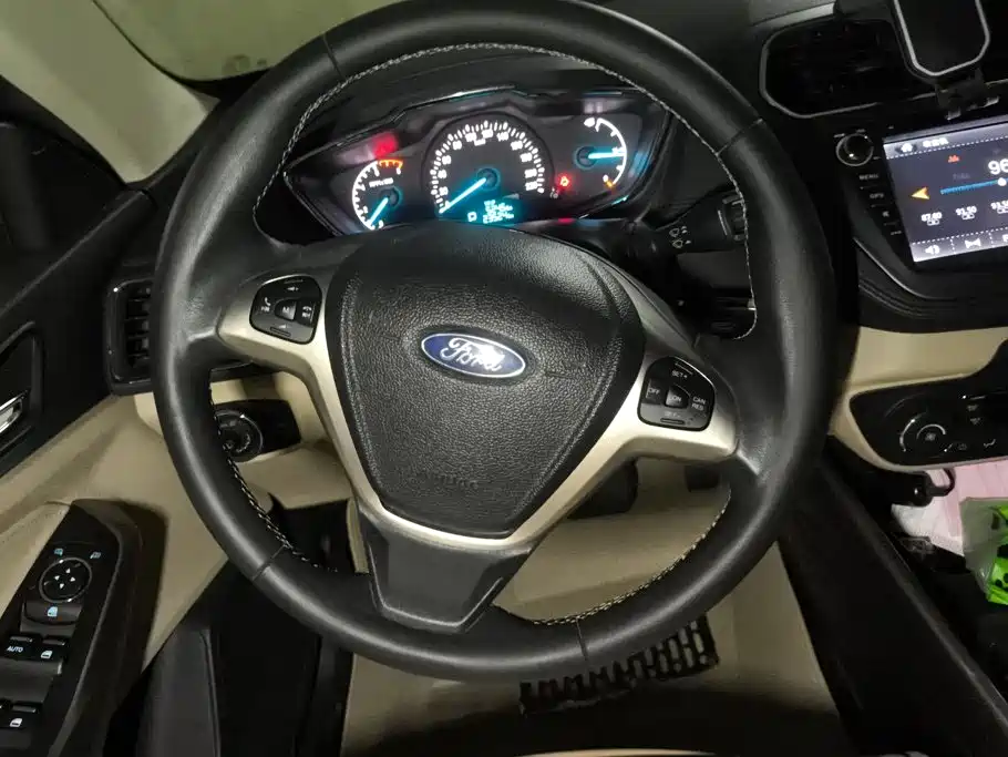 Ford Escort — миниатюра 15