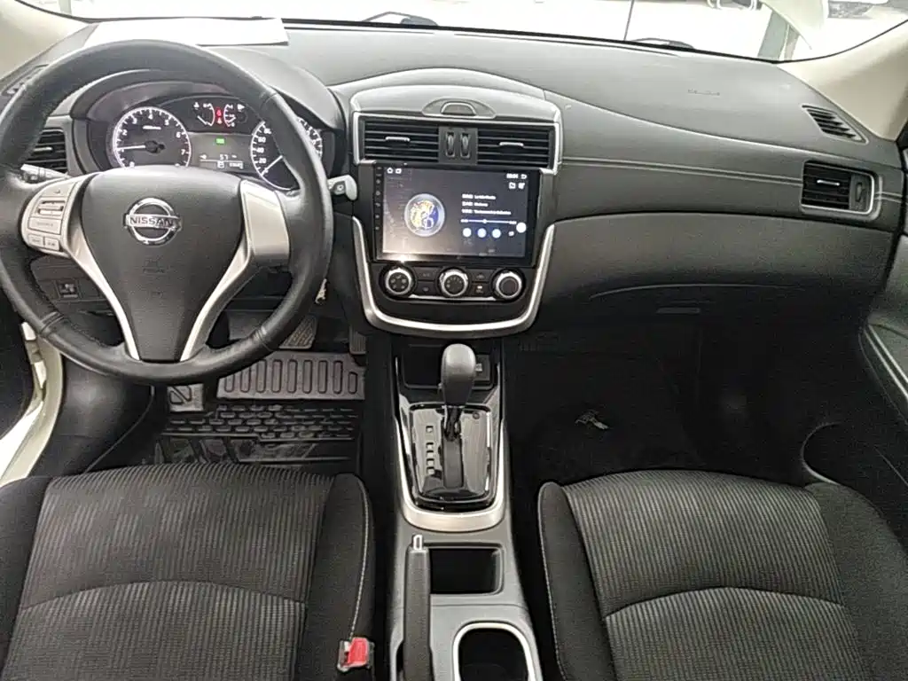 Nissan Tiida — миниатюра 9