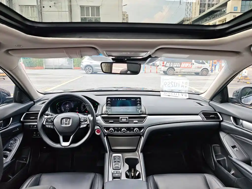 Honda Accord — миниатюра 19