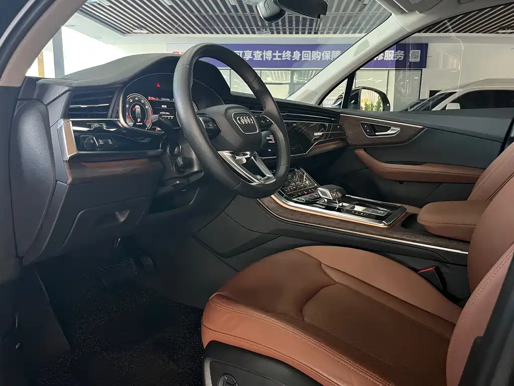 Audi Q7 — миниатюра 5