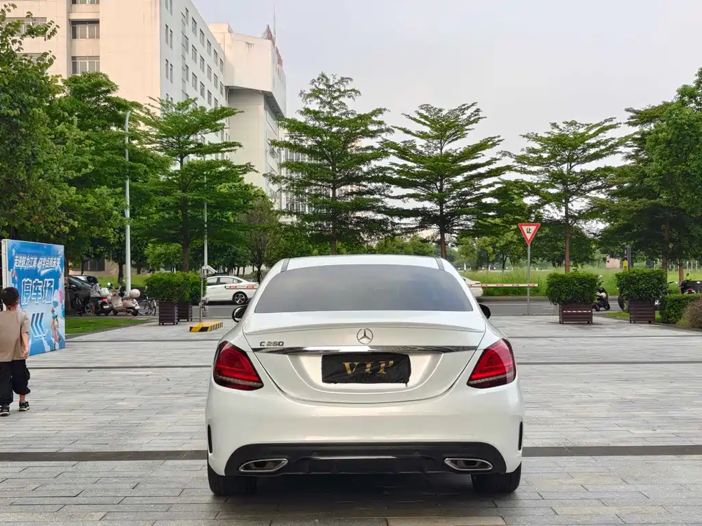 Mercedes-Benz C-Class — миниатюра 13