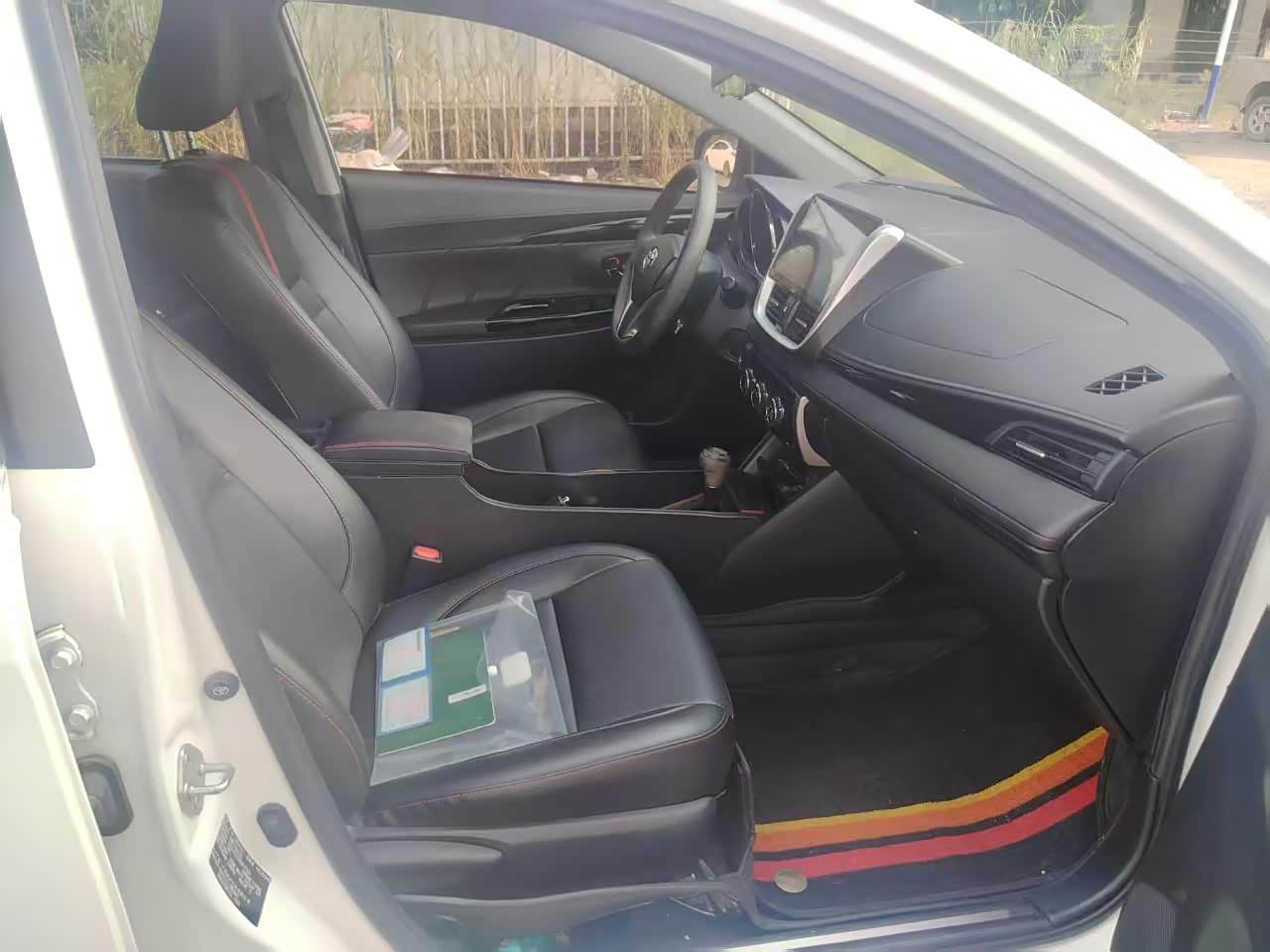 Toyota YARiS L Zhi Xuan 1.5 л 2022 г. Белый, пробег 30000 км