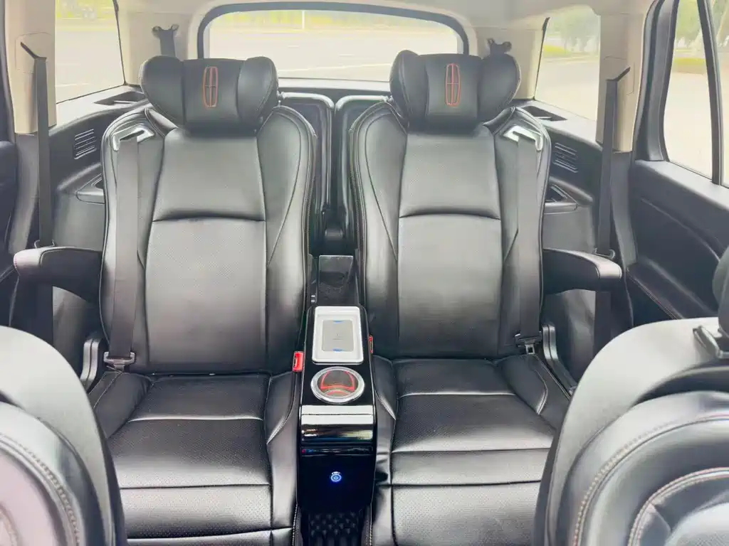 Lincoln Aviator — миниатюра 10