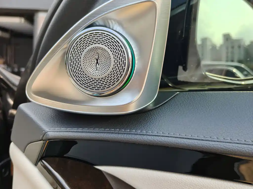 Mercedes-Benz S-Class — миниатюра 11