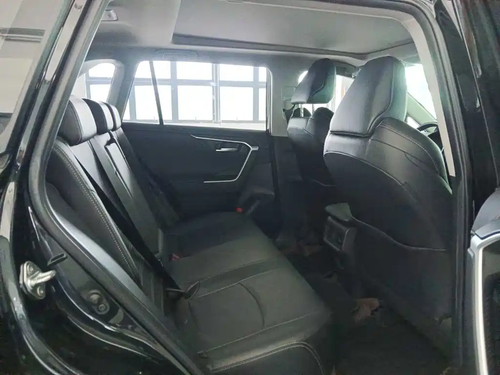 Toyota Wildlander — миниатюра 10