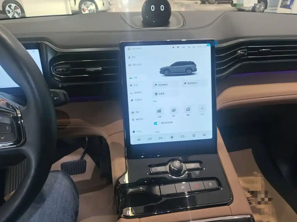 NIO ES8 — миниатюра 13